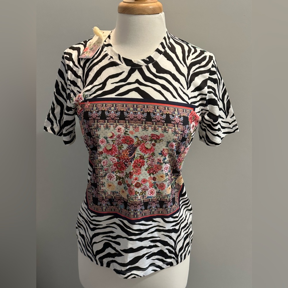Johnny Was Plume De Paon Tshirt size XSmall Zebra print with gorgeous gr…